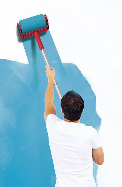Rodillo de pintura recargable con palo extensible para áreas difíciles